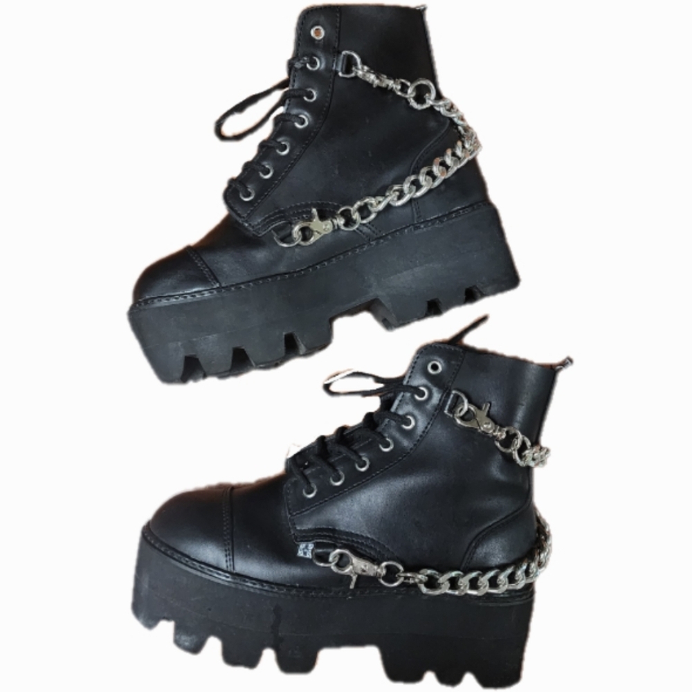 Black Platform Lace-Up Ankle Boots with Chain Detail - Picture 3 of 3